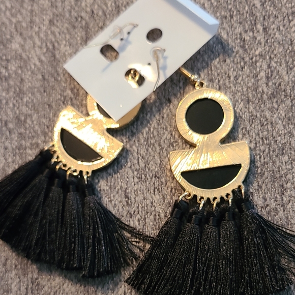 Earring black - Picture 2 of 2